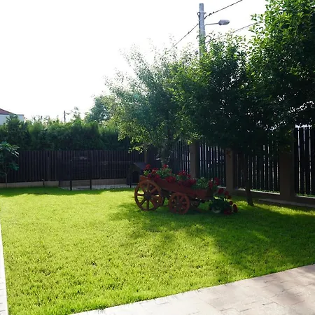 Pensiunea Grand Гостьовий будинок 3*